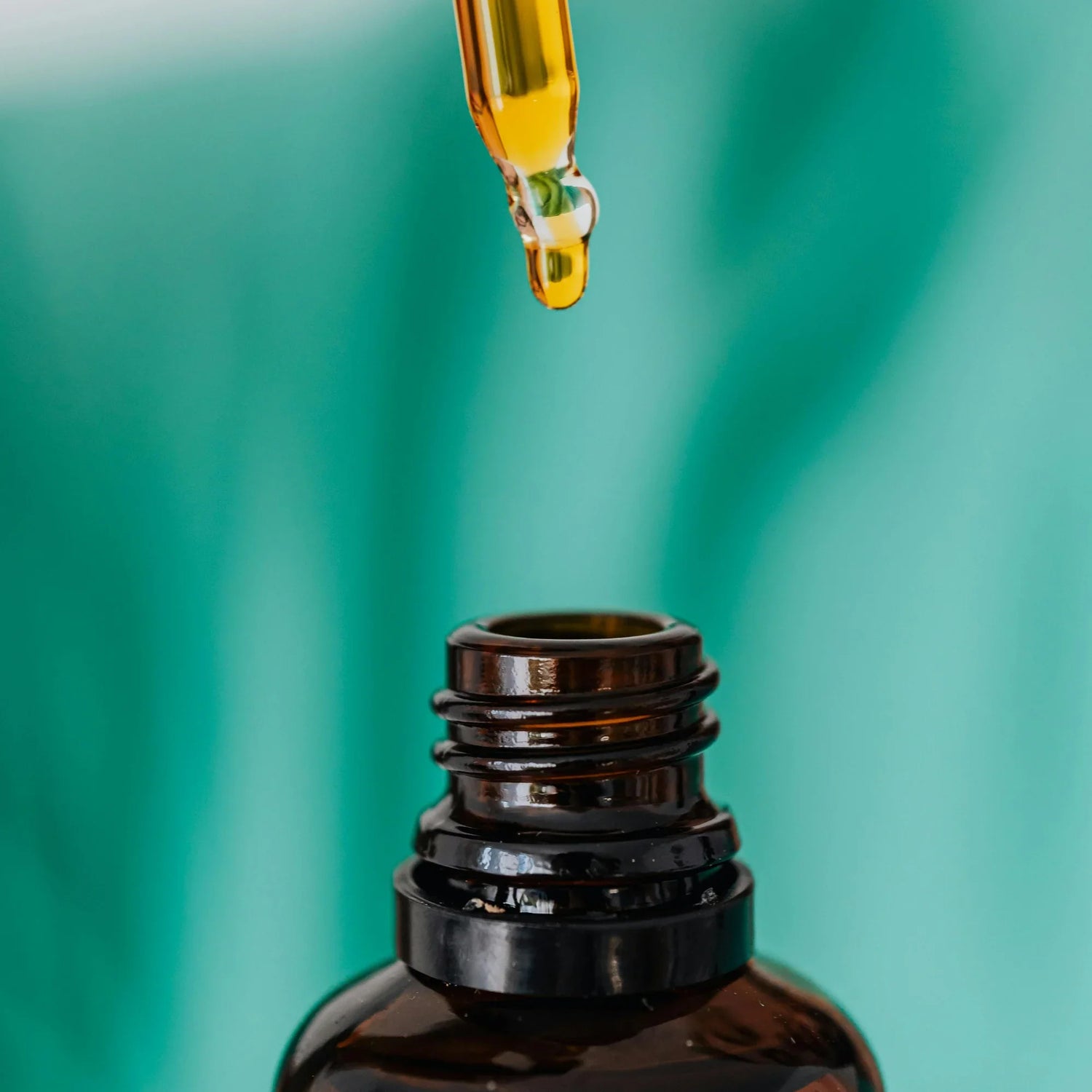 THC Oil for Pain: How It Works, Benefits, and Safe Usage